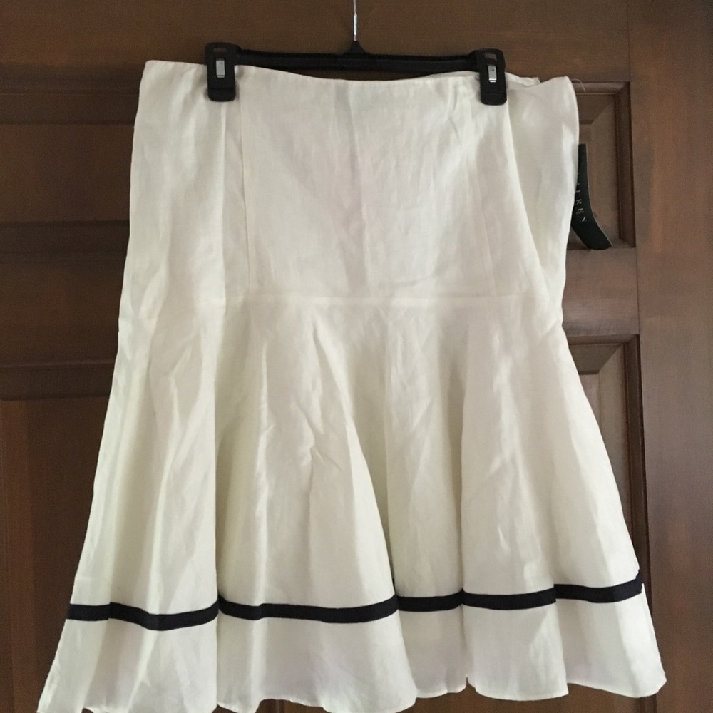 NWT cream colors skirt with Navy stripe